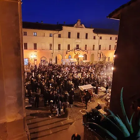 La Casa In Piazza- Pacelli Dal 1775 Vignanello